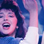 Kate Bush wird Berichten zufolge 1 Million Pfund einsparen, nachdem sie 1985 mit der Besteigung dieses Hügels an die Spitze der Charts gestürmt ist! (3)