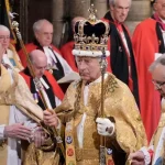 Die Krönung von Charles III. als König von Großbritannien war ein historisches Ereignis, das eine neue Ära für die Monarchie einläutet, aber auch Kritik und Proteste auf sich zieht.