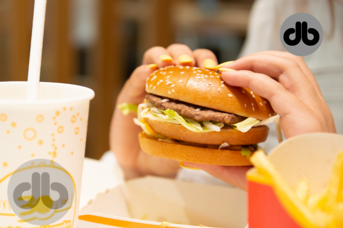 s verleiht den Burger-Klassikern mit Big Mac und Cheeseburger