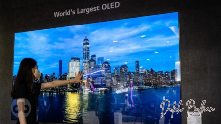 Der 97-Zoll LG OLED EX TV mit Film CSO Technologie