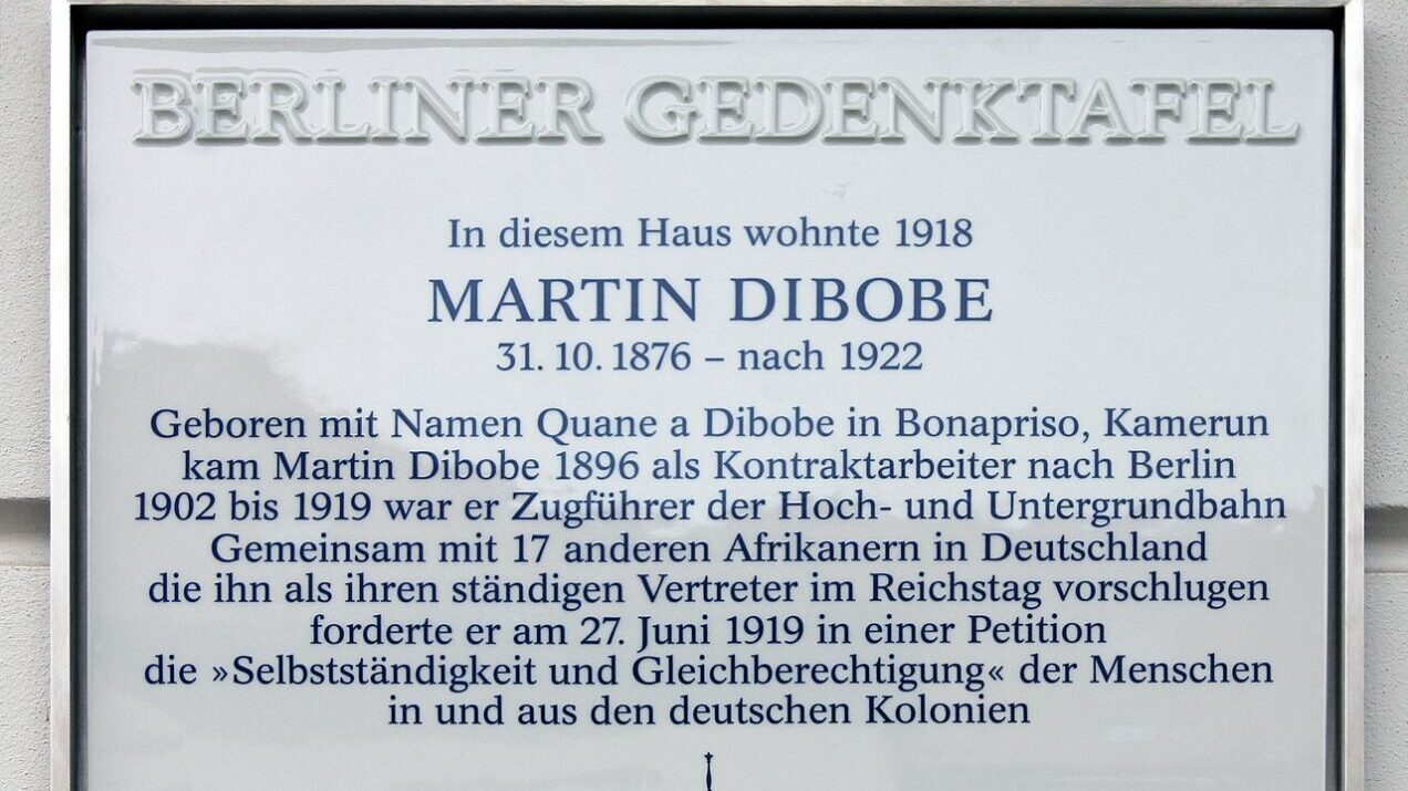 Berliner Gedenktafel Kuglerstr 44 Prenz Martin Dibobe edited