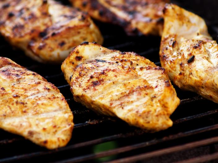 6 Profi-Tipps für das perfekte Grillhähnchen 3 Direkte und indirekte Hitze gezielt einsetzen
