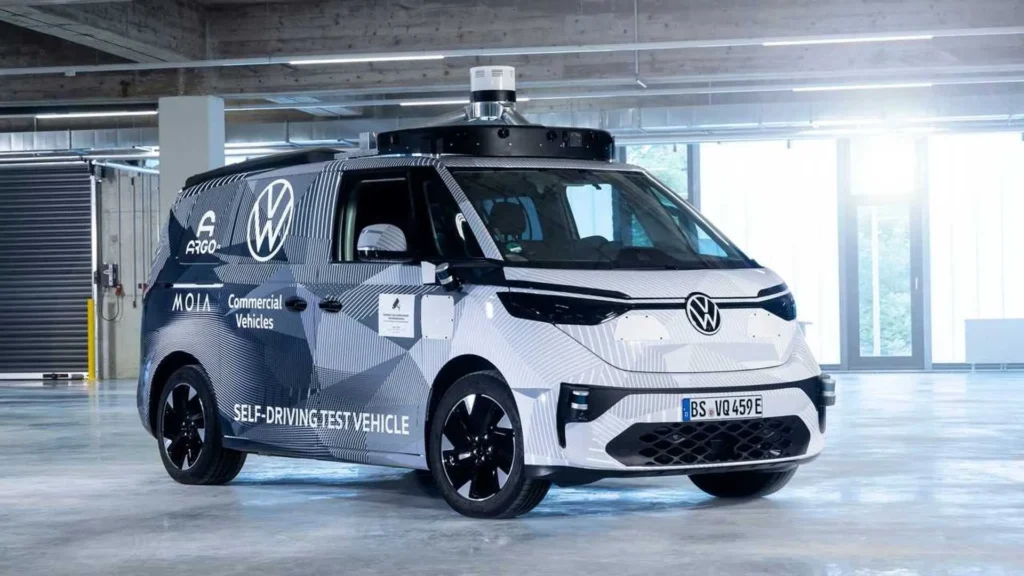 Unterwegs im VW Robo-Taxi: Kein Fahrer?