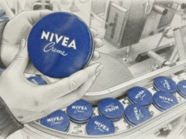 Beiersdorf Prognose 2026: Warum die Aktie fällt & die Marge sinkt – Eine akademische Analyse Nivea Creme Dosen auf einem Produktionsband illustrieren Beiersdorfs stagnierendes Umsatzwachstum und sinkende Gewinnmarge.