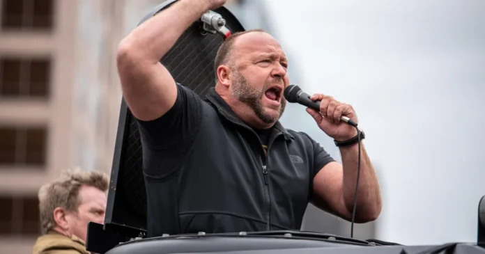 Alex Jones: Von Verschwörungstheorien zu einem historischen Verleumdungsfall