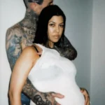 kourtney-kardashian-shares-nsfw-photos-2