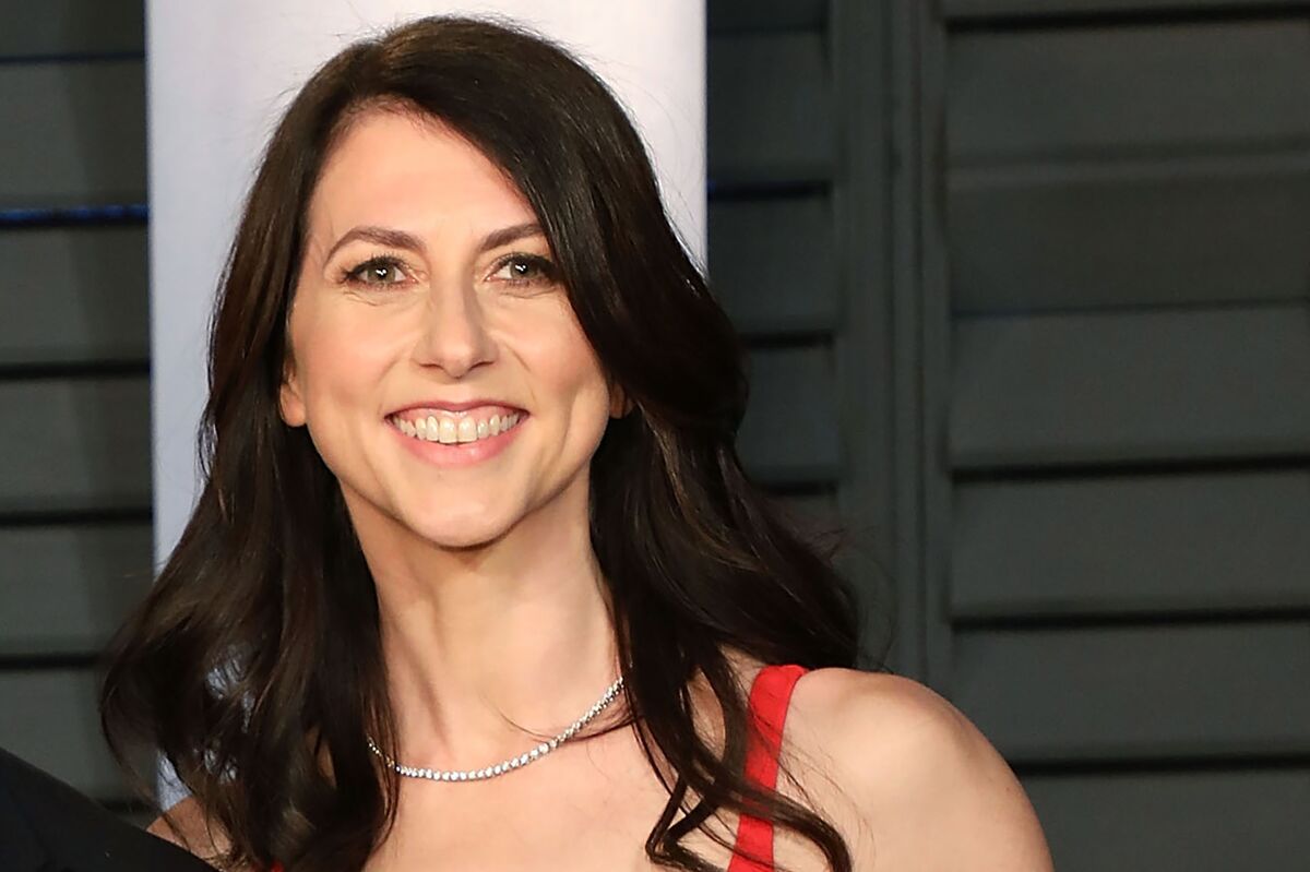 mackenzie-scott-bezos1