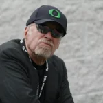 phil-knight-steps-down