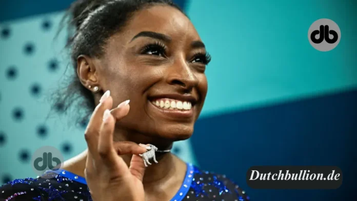 simone-biles-posiert-ihre-ziegenhalskette-nach-dem-artistic-news-photo-